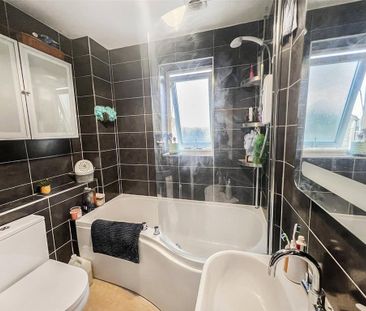 3 bedroom semi-detached house to rent - Photo 6