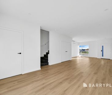 Brand-New 4-Bedroom Townhouse in Willowstone Estate - Photo 3