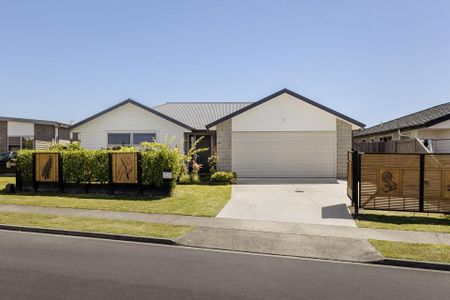 Modern 3BR Home in the Lakes. Taumata School zone - Photo 2