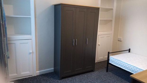 Windsor Street, CAERPHILLY - Photo 1