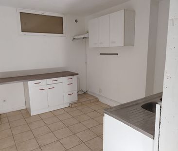 Location Appartement 2 pièces 73m² ELBEUF 76500 - Photo 2