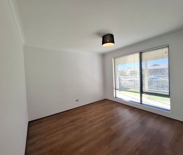 Low Care Coastal Living – Style&comma; Space & Location - Photo 6