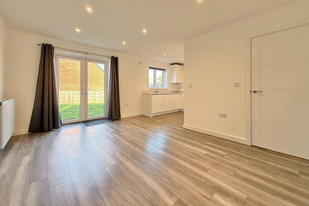 4 bedroom detached house to rent - Photo 1