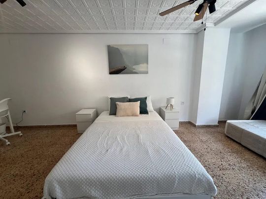 Carrer del Mestre Valls, Valencia, Valencian Community 46022 - Photo 1