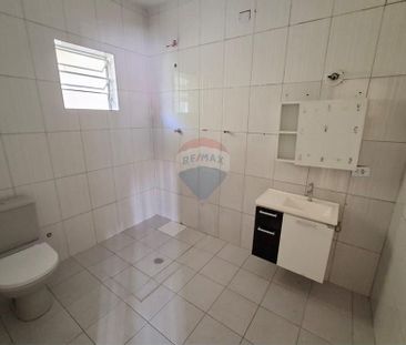 Casa para locação com 2 dormitórios, 2 banheiros e quintal por R$1.... - Foto 1