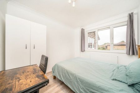 Morland Close, Hampton, TW12 - Photo 3