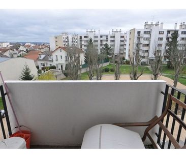 Location Appartement 1 pièce 33m² ST MAUR DES FOSSES 94100 - Photo 2