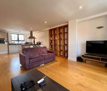 A second floor furnished apartment at St. James Wharf. Viewings to ... - Photo 1
