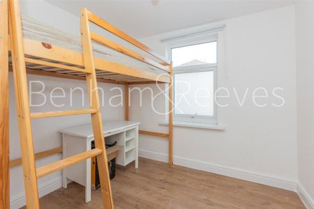 4 bedroom property to rent - Photo 3