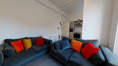 2 bedroom flat to rent - Photo 2