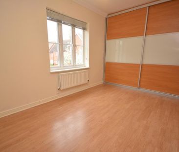 4 bedroom detached house to rent - Photo 3