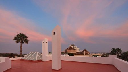 5 bedroom luxury Villa for rent in Benahavís, Andalusia - Photo 2