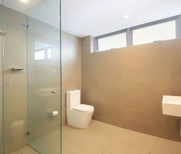 Modern 2-Bedroom Apartment! - Photo 3
