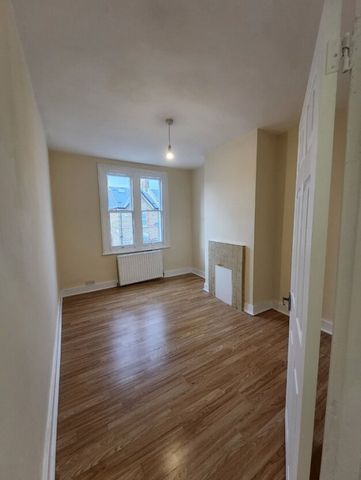 4 Bed Maisonette, Hichisson Road, SE15 - Photo 3