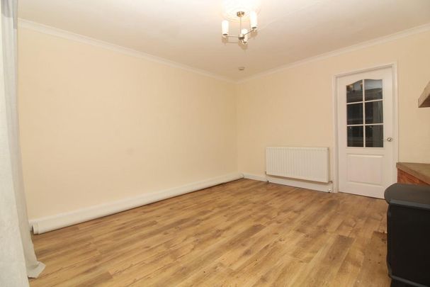 2 bedroom cottage to rent - Photo 1