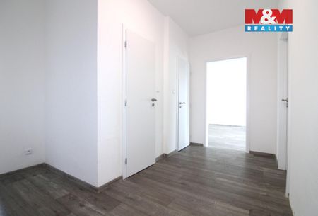 Pronájem bytu 3+1 76 m², Sídliště 596, Cvikov - Photo 5