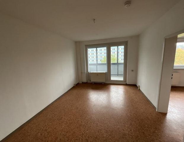 Schöne 2-Raum-Wohnung mit Aufzug in der Innenstadt - Foto 1