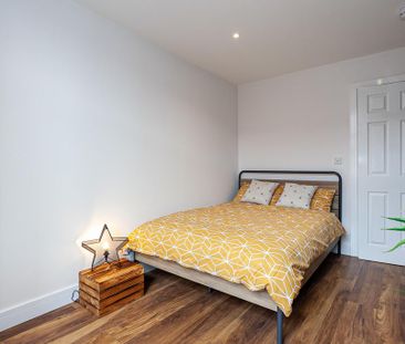 6 bedroom terraced house to rent - Photo 4