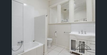 Position Perfect! - Photo 5