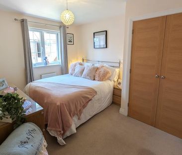 4 bedroom detached house to rent - Photo 3