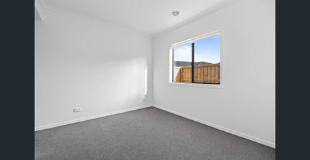 32 Greyhound Drive, Wyndham Vale - Photo 3