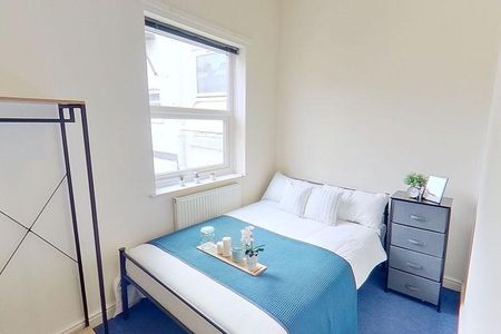 5 bedroom townhouse to rent - Photo 3