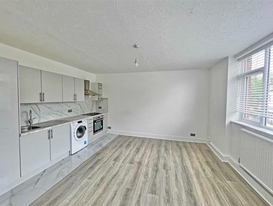 St. Peters Street, Bedford - Photo 1