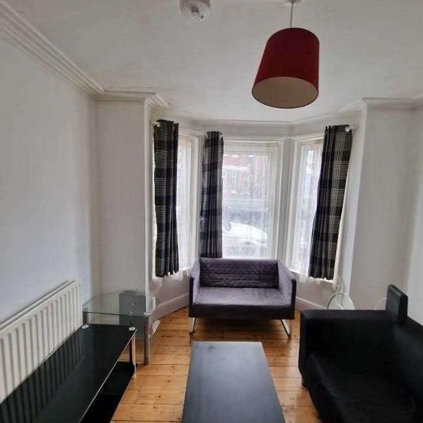 Newcombe Road, Southampton, SO15 - Photo 1