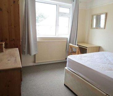 Bedroom Detached House In Winton, BH9 - Photo 5