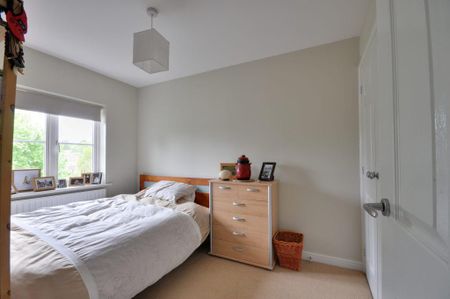 2 bedroom end of terrace house to rent - Photo 4