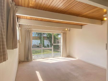 In the Heart of Merivale - Photo 2