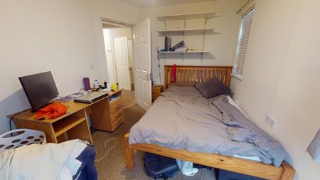 4 bedroom terraced house to rent - Photo 4