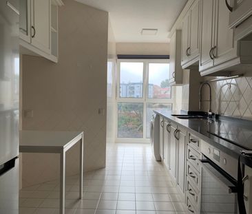Apartamento T2 Duplex para arrendamento num condomínio em Cascais - Photo 1