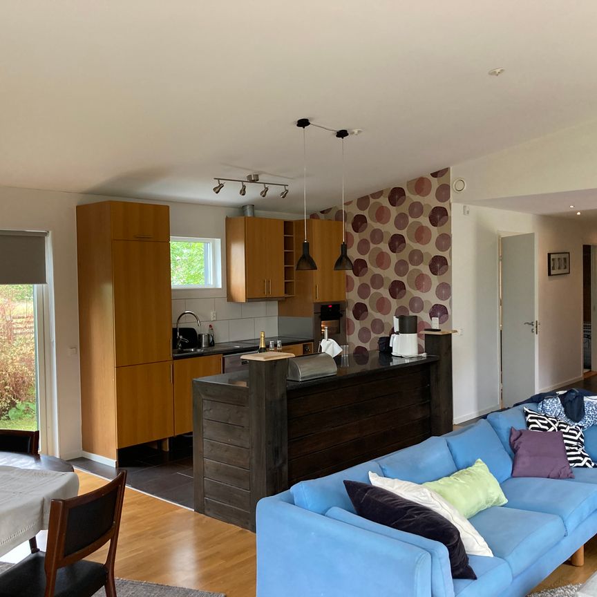 Sjötorpsvägen, Beddingestrand - Foto 1