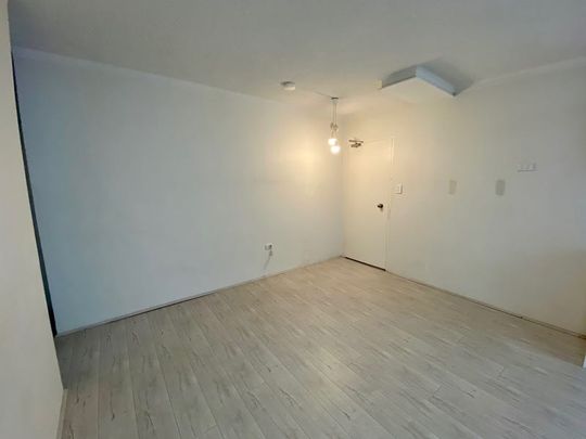 Modern Two Bedroom Apartment With Parking! - Photo 1