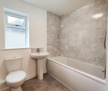 4 bedroom detached house to rent - Photo 6