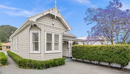 Classic Elegance & Modern Comforts - Photo 5