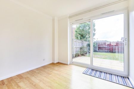 3 bedroom end of terrace house to rent - Photo 5