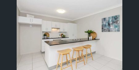 Quiet 4-Bedroom Family Home in Townsville - Photo 3