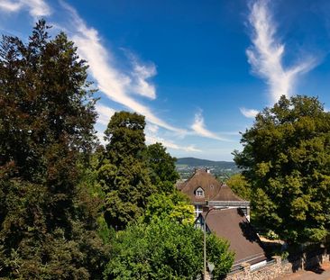 Helle, gemütliche 2-Zi-Whg. mit großem Balkon, weißem Wannenbad, Garage und Weitblick in Muffendorf - Photo 1