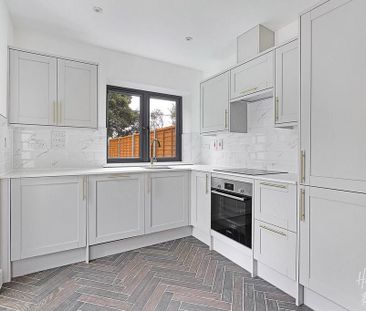 3 bedroom semi-detached house to rent - Photo 6