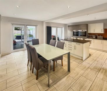 4 bedroom detached house to rent - Photo 4
