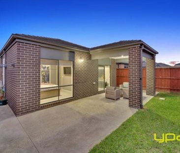 9 Avonbury Circuit, CRANBOURNE WEST - Photo 2