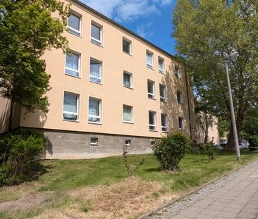 SOFORT BEZUGSFERTIG! // 3 helle Räume mit Wannenbad am Stadtrand - Foto 1