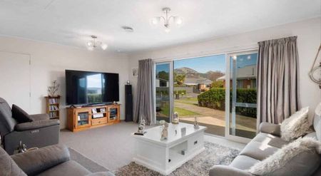 Warm, Modern and Stylish. - Photo 3