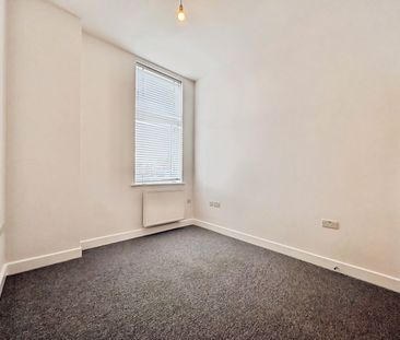 Knoll Road, Camberley, Surrey, GU15 - Photo 3