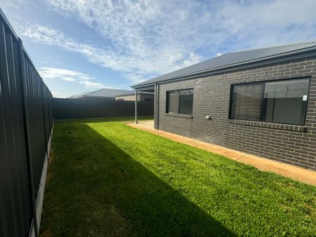 Brand New Family Home in Munno Para - Photo 4