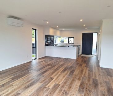 15 Joseph Bolton Crescent, Wallaceville - Photo 1