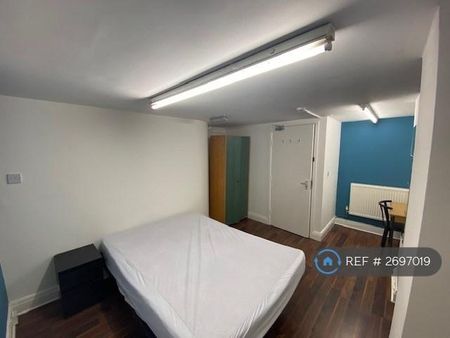 3 bedroom flat to rent - Photo 5