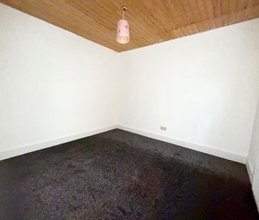 1 Bed Flat, Streathbourne Road, SW17 - Photo 2